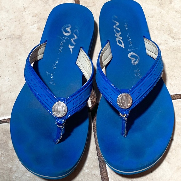 cute comfy flip flops